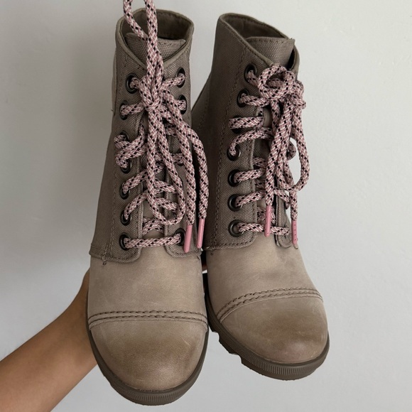 Sorel Women’s Joan Of Arctic Wedge Winter Booties Taupe, Size 7.5 - Picture 5 of 7